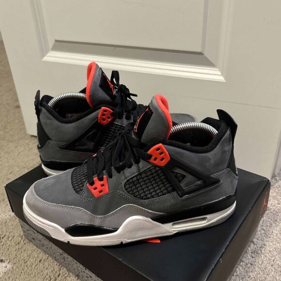 Air Jordan Infrared 4